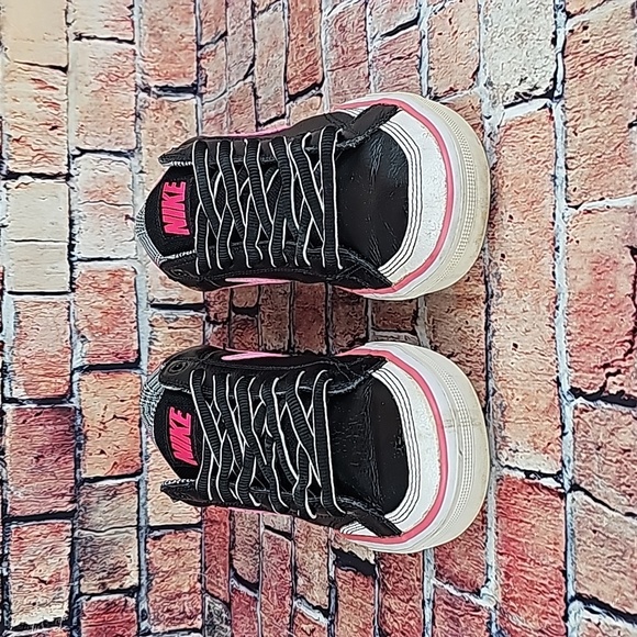 NIKE LEATHER LOWTOP SHOES WOMANS SIZE 10 GUC - Picture 5 of 11